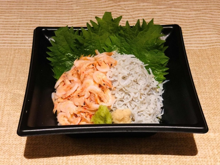 『シラスと桜海老』二色丼